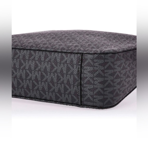 Michael Kors Jet Set Travel Large Logo Messenger Bag - Black - Picture 5 of 7